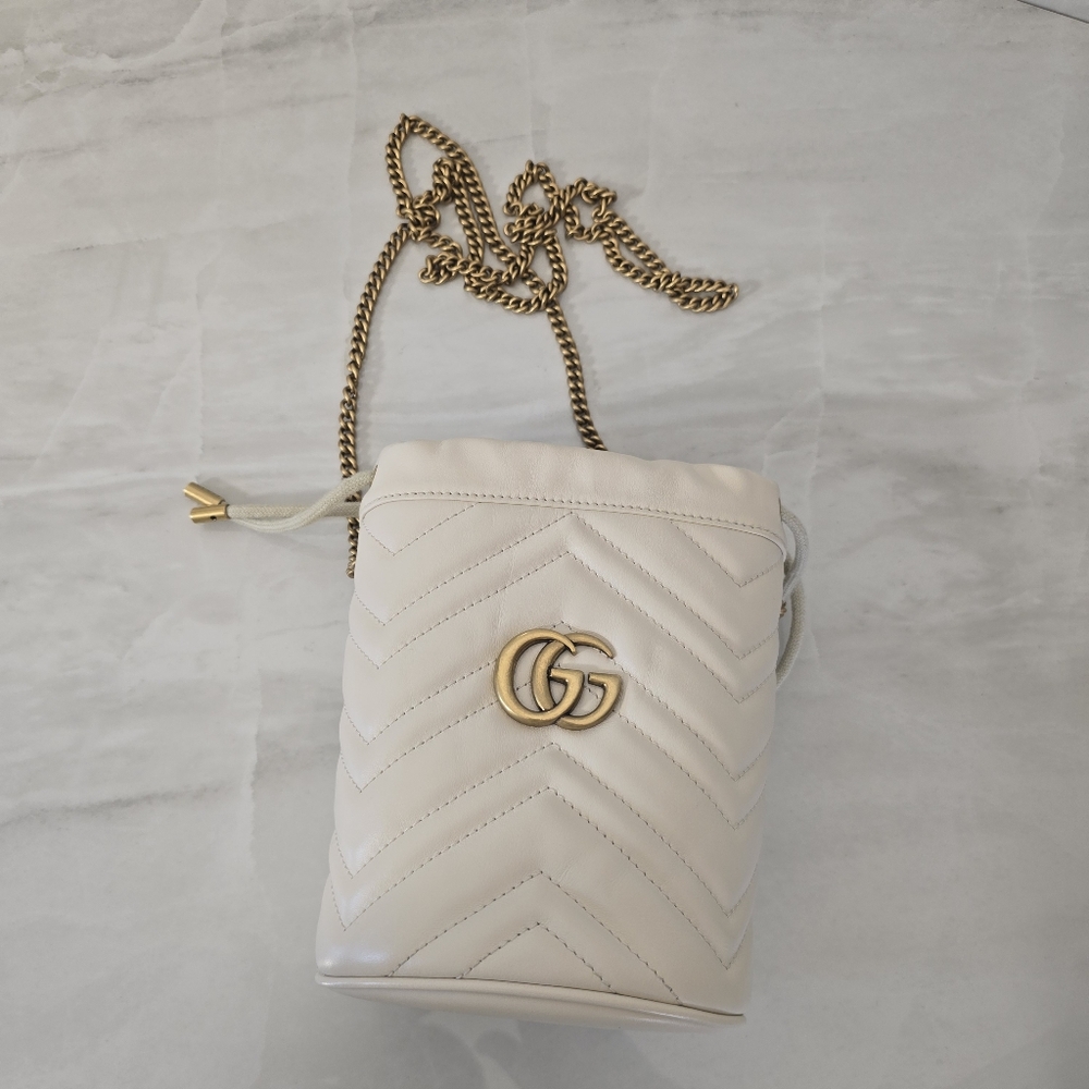 Gucci GG Marmont Bucket Bag - Picture 11 of 12